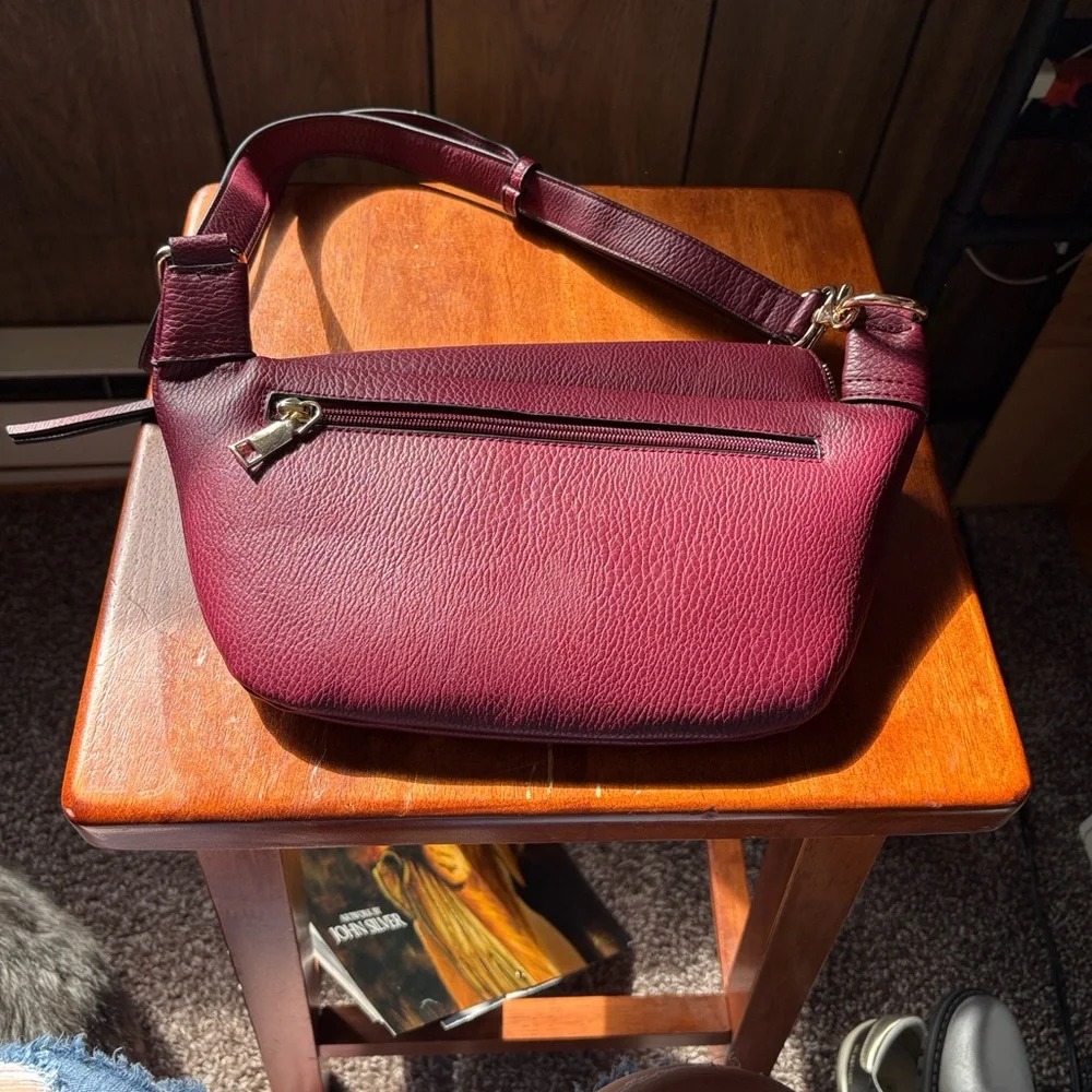 Poppy & Peonies Plum Pebbled Leather Crossbody with Gold Hardware - Picture 4 of 5